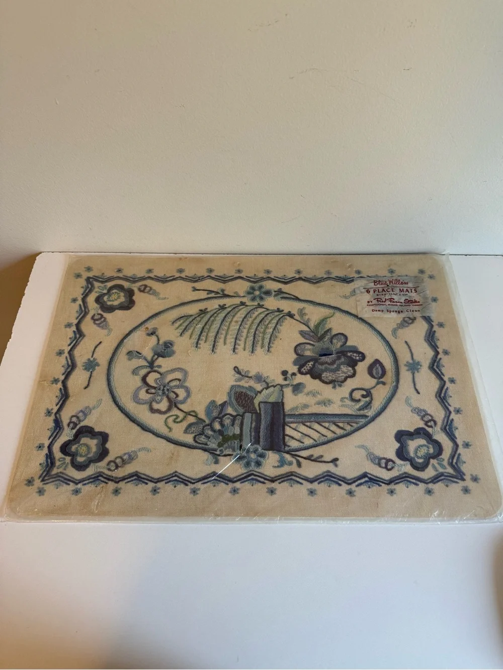 Vintage Red Farm Studio Blue Willow Placemats Set of 6 Unused 11.5x17